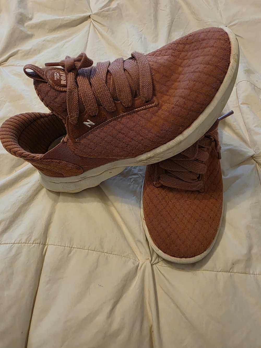 New Balance Fresh Foam Elite Womans Sneakers